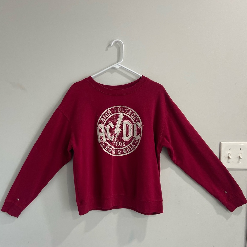 AC/DC red cure neck top is the way to go with great condition